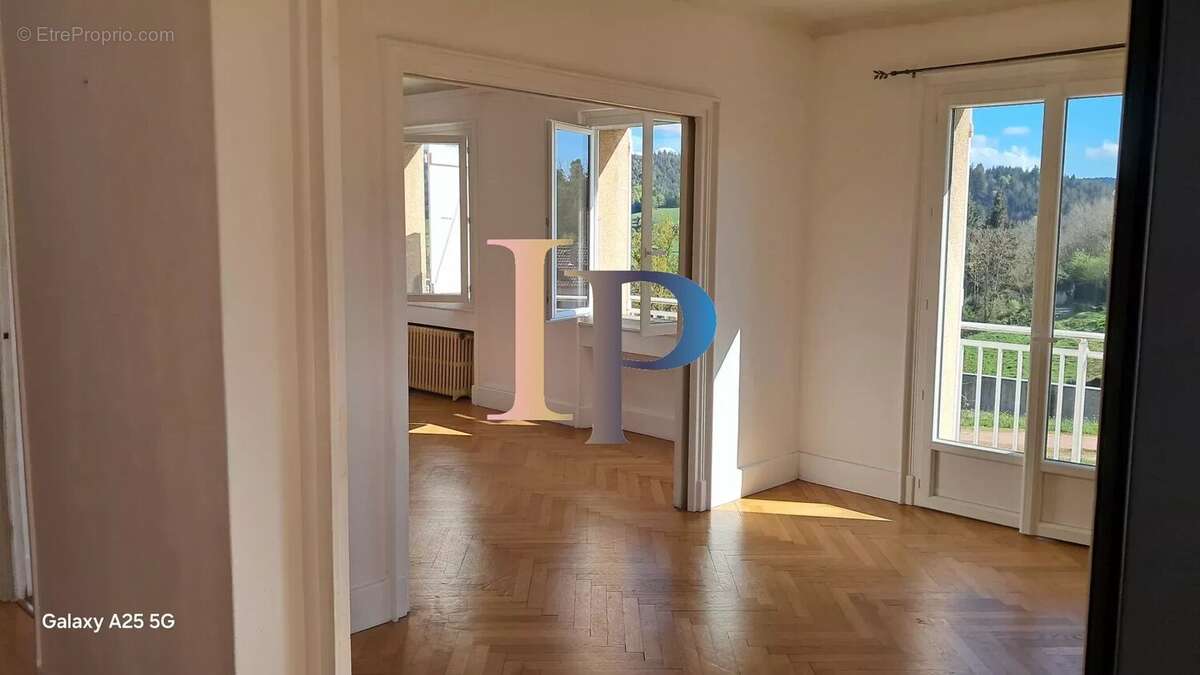 Maison à LA CLAYETTE