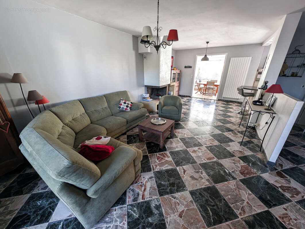 Maison à SIX-FOURS-LES-PLAGES
