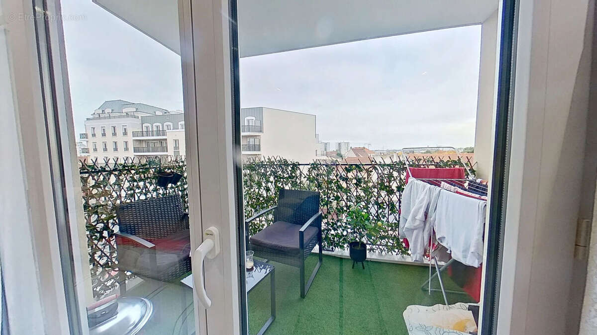 Appartement à LE BLANC-MESNIL