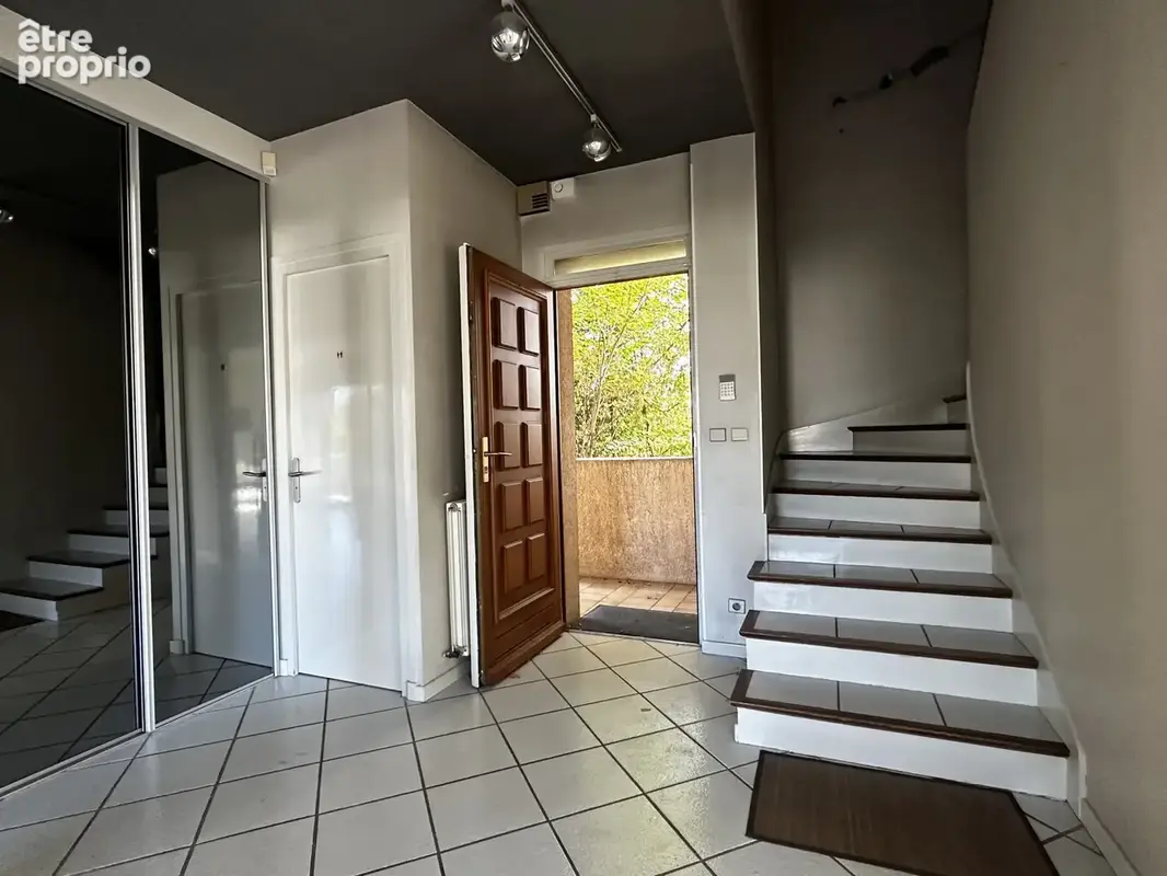 Maison comprenant un terrain divisible et constructible - photo 5