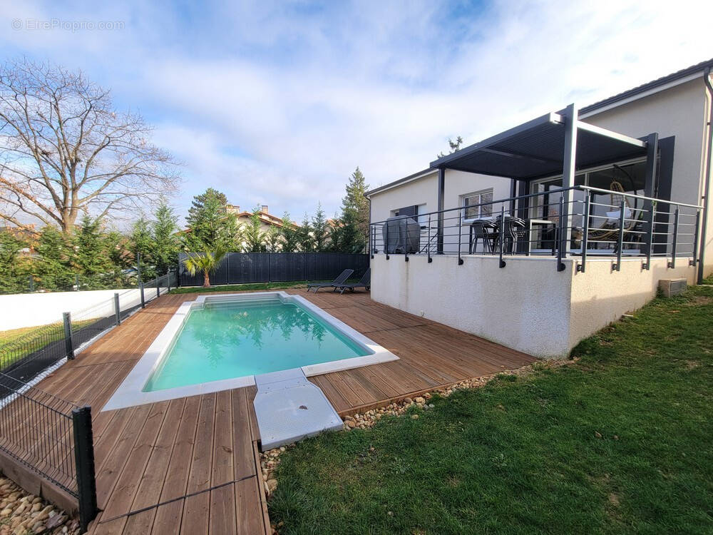 Maison à SALAISE-SUR-SANNE