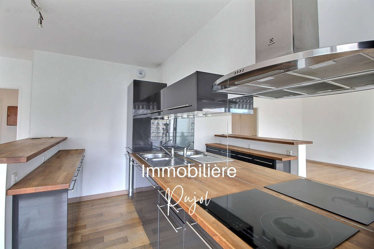 Appartement à MARSEILLE-6E