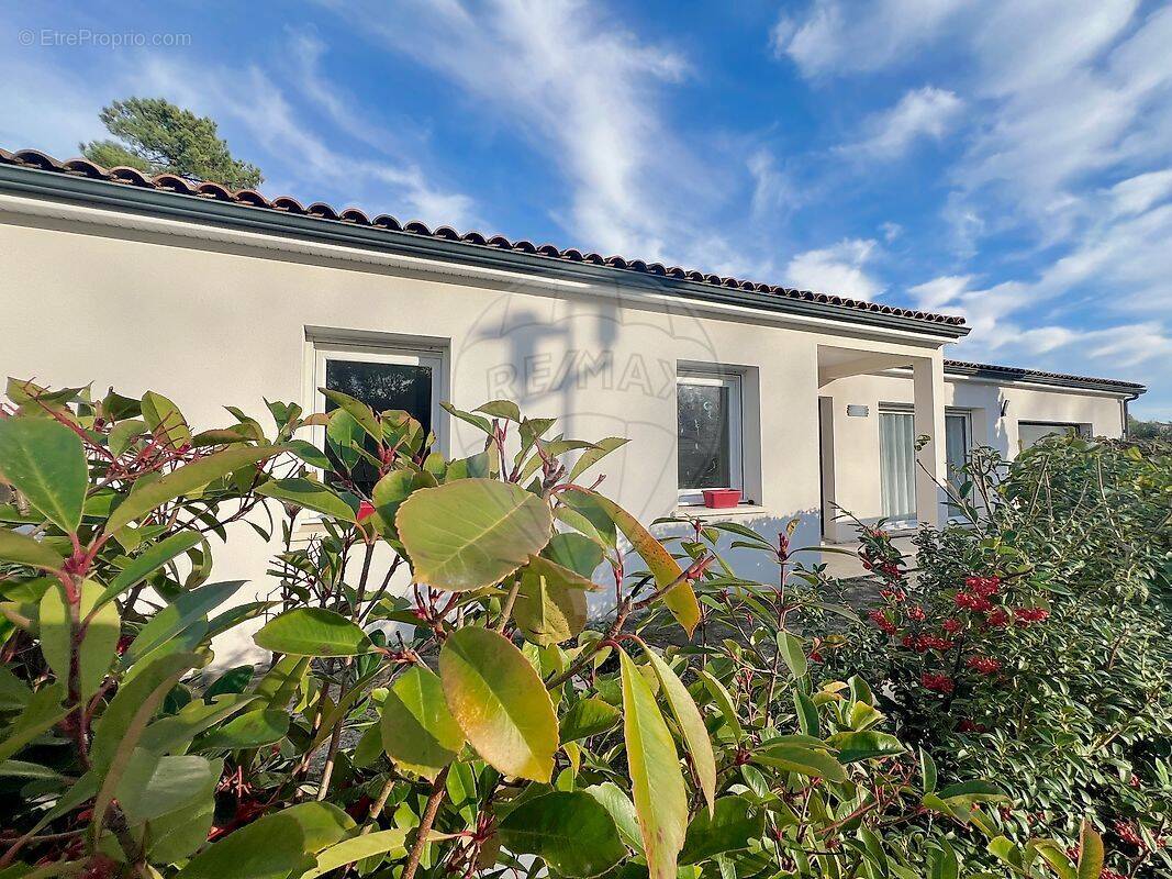 Maison à LES MATHES