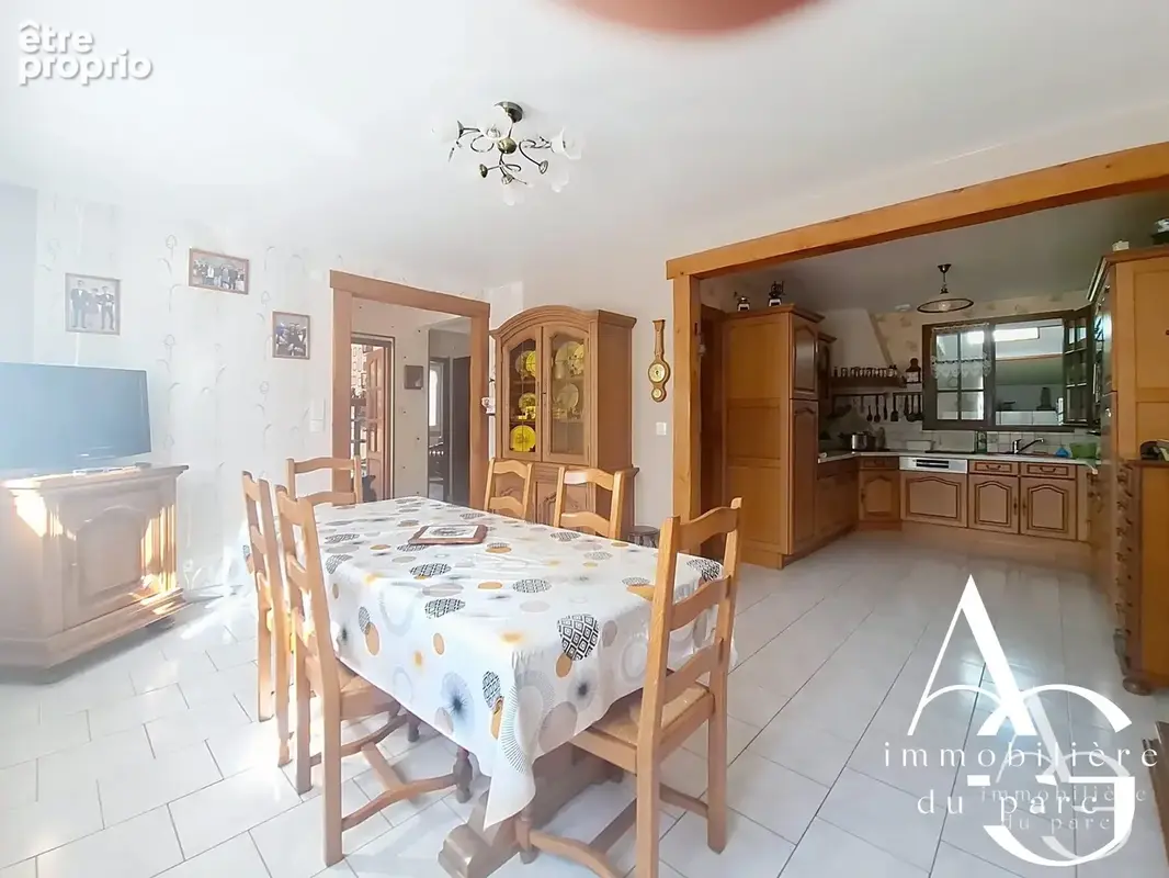 Maison 8 pièces 194 m² à vendre à Les Trois-Pierres (76430) - photo 4