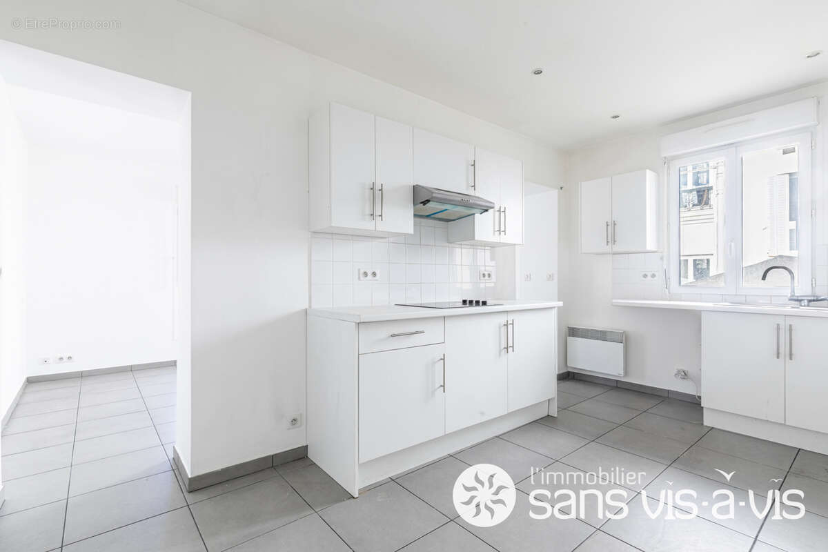 Appartement à COURBEVOIE