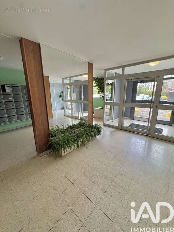 Photo 2 - Appartement à LYON-8E