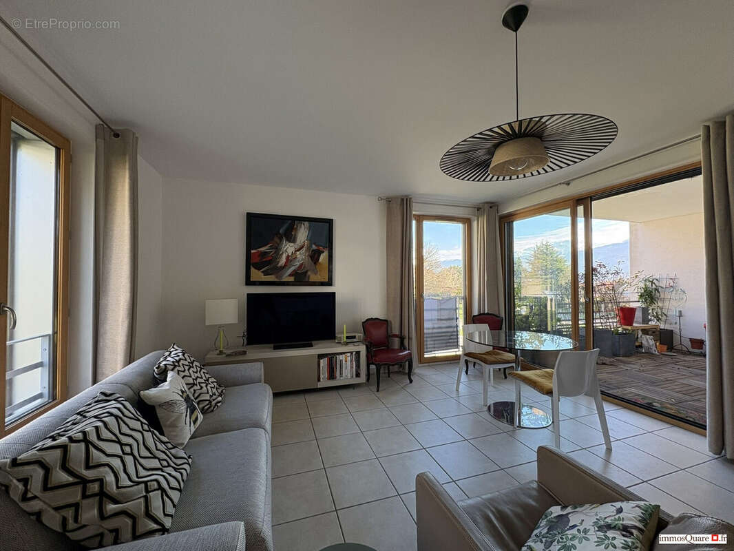 Appartement à MEYLAN