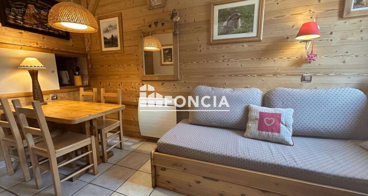 COUP DE CŒUR ! Appartement skis aux pieds rénové – Charme savoyard & DPE E - photo 5