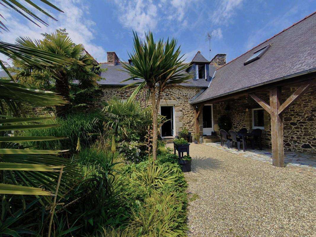 Maison à PLOEZAL