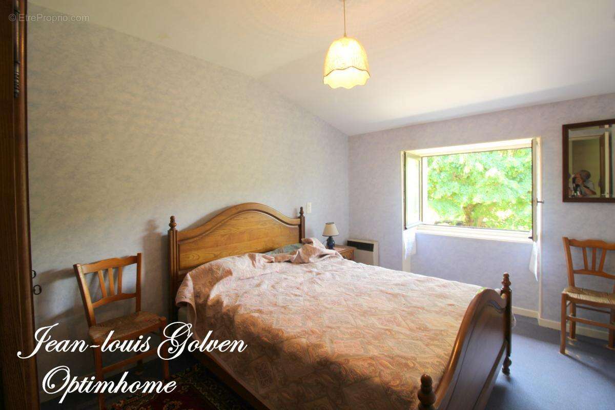 Maison à vendre avec de beaux volumes, à quelques minutes de Brousse-le-château (12) - photo 8