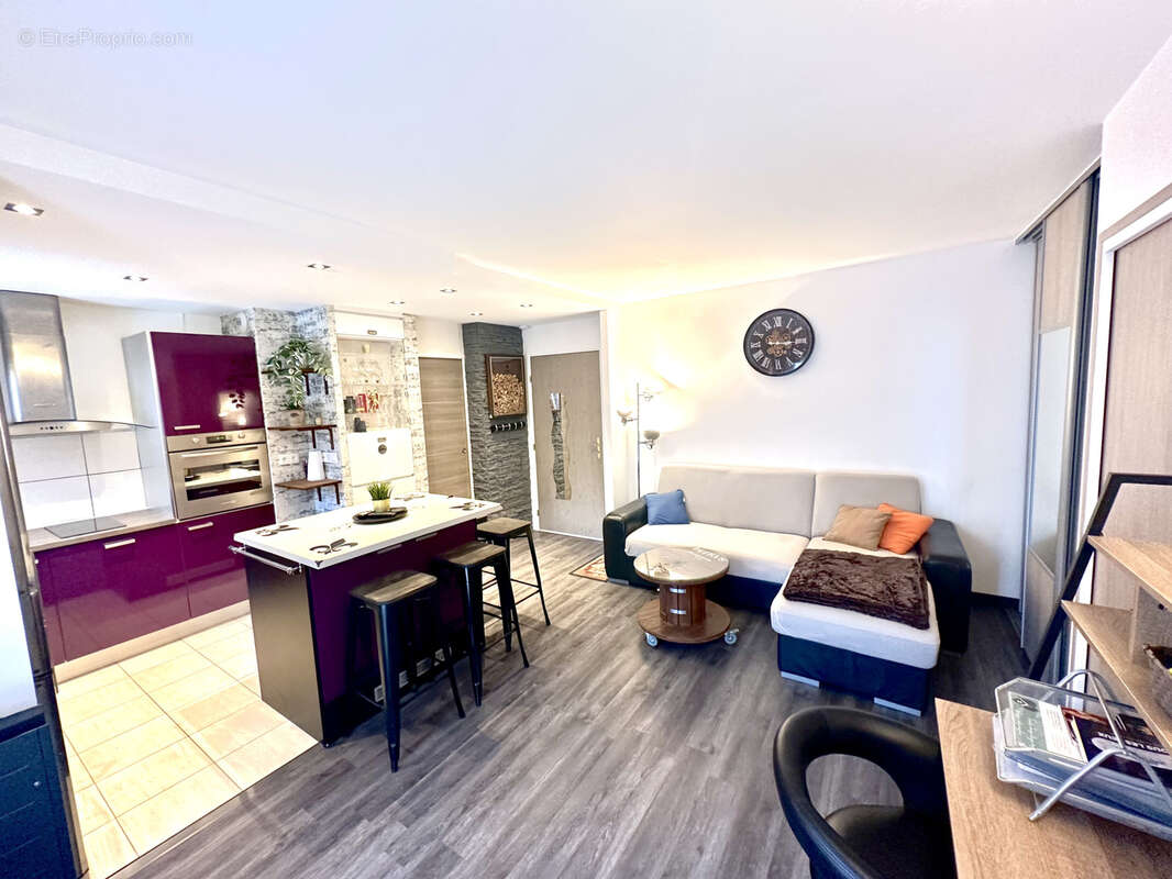 Appartement à VOISINS-LE-BRETONNEUX