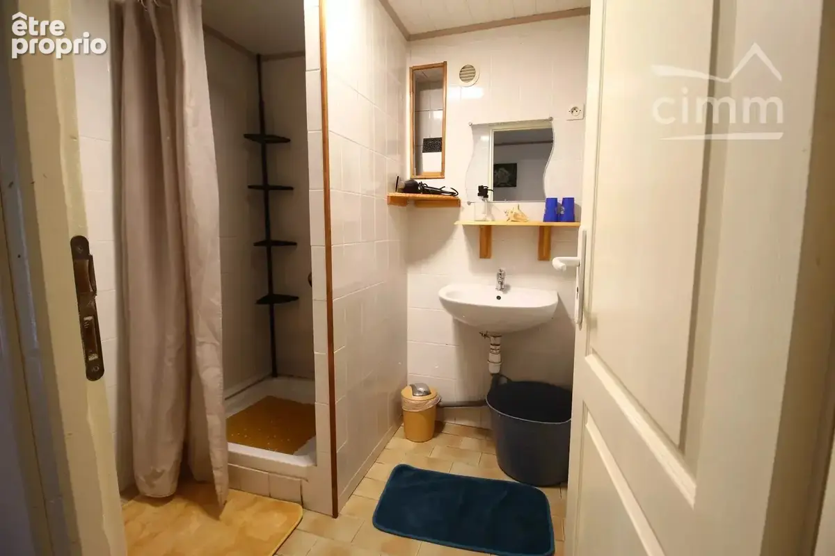 Un bien, deux logements — confortables et clés en main avec jardin et garage - photo 12