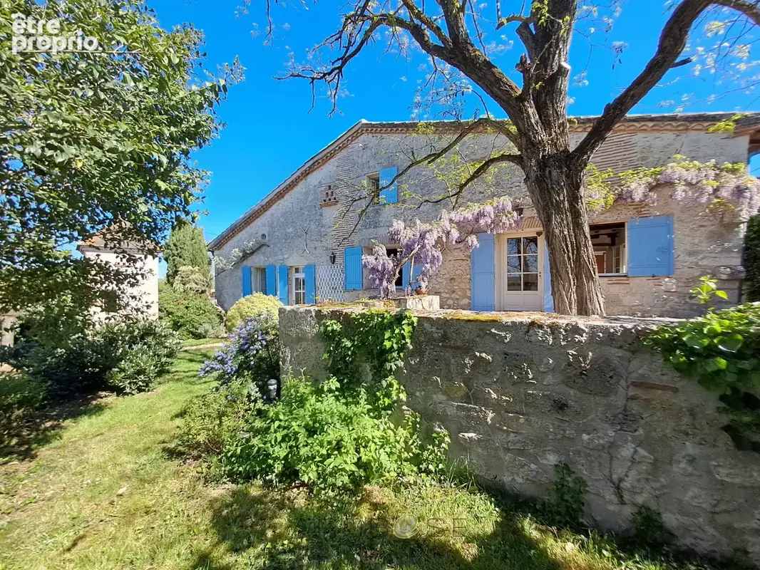 Maison de caractère en pierre dans un hameau . - photo 19