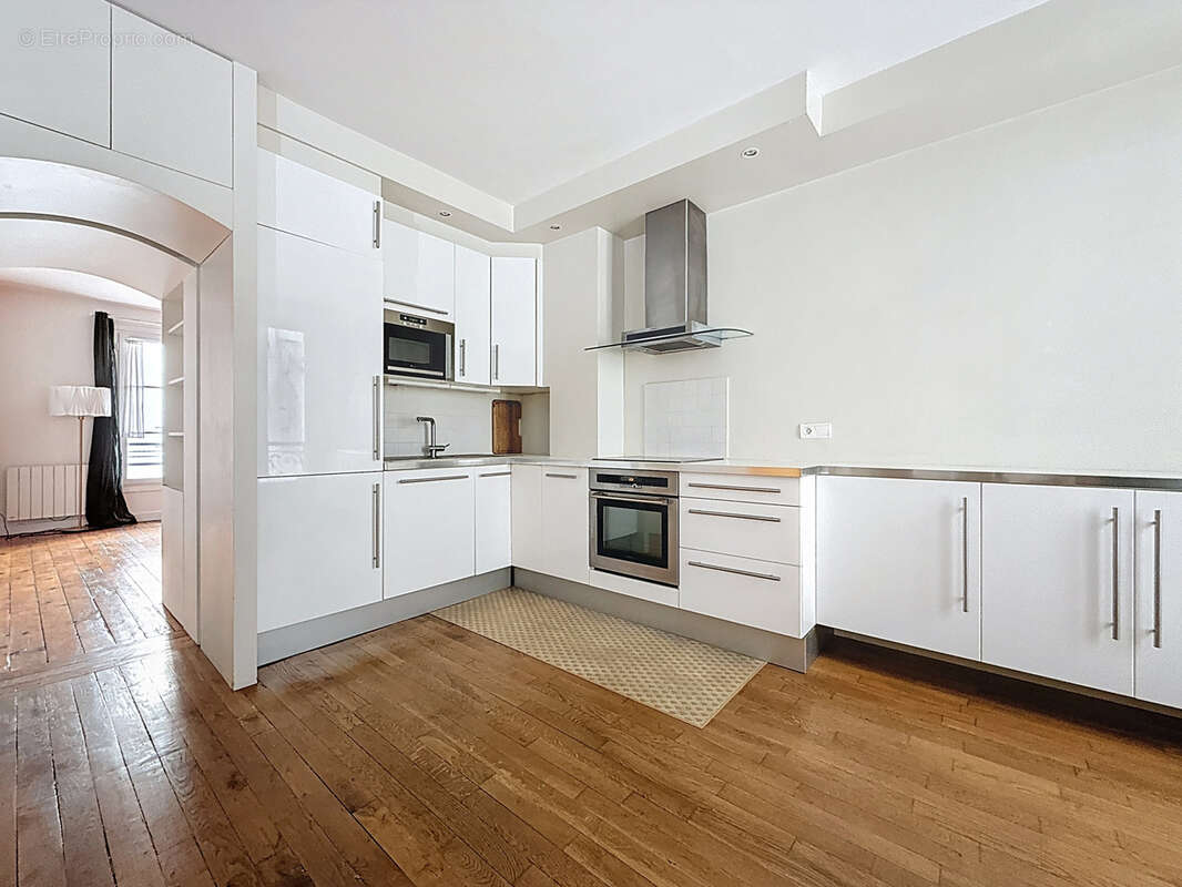 Appartement à PARIS-11E