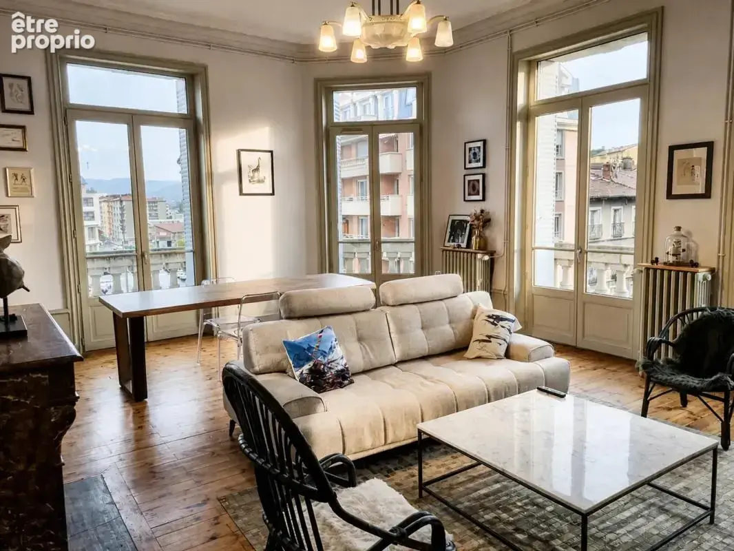 Appartement de 6 pièces de 246 m² à Le Puy-en-Velay - photo 1