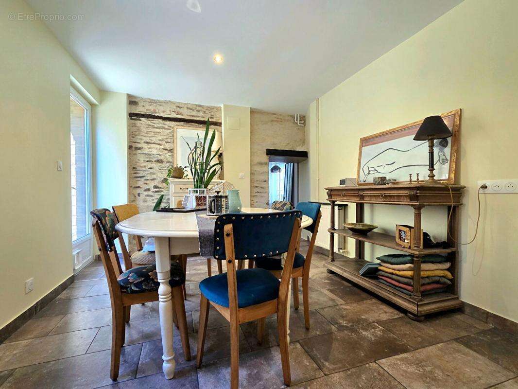 Maison à LA MEMBROLLE-SUR-LONGUENEE