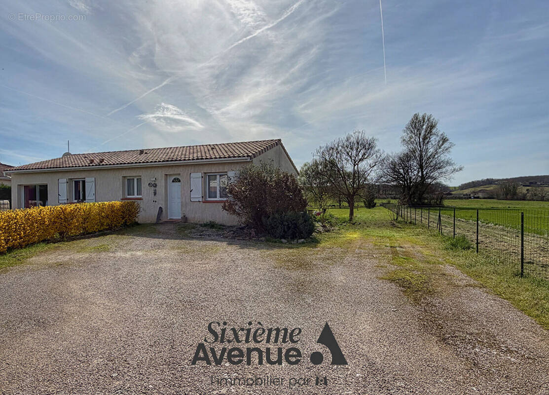 Maison à NEGREPELISSE