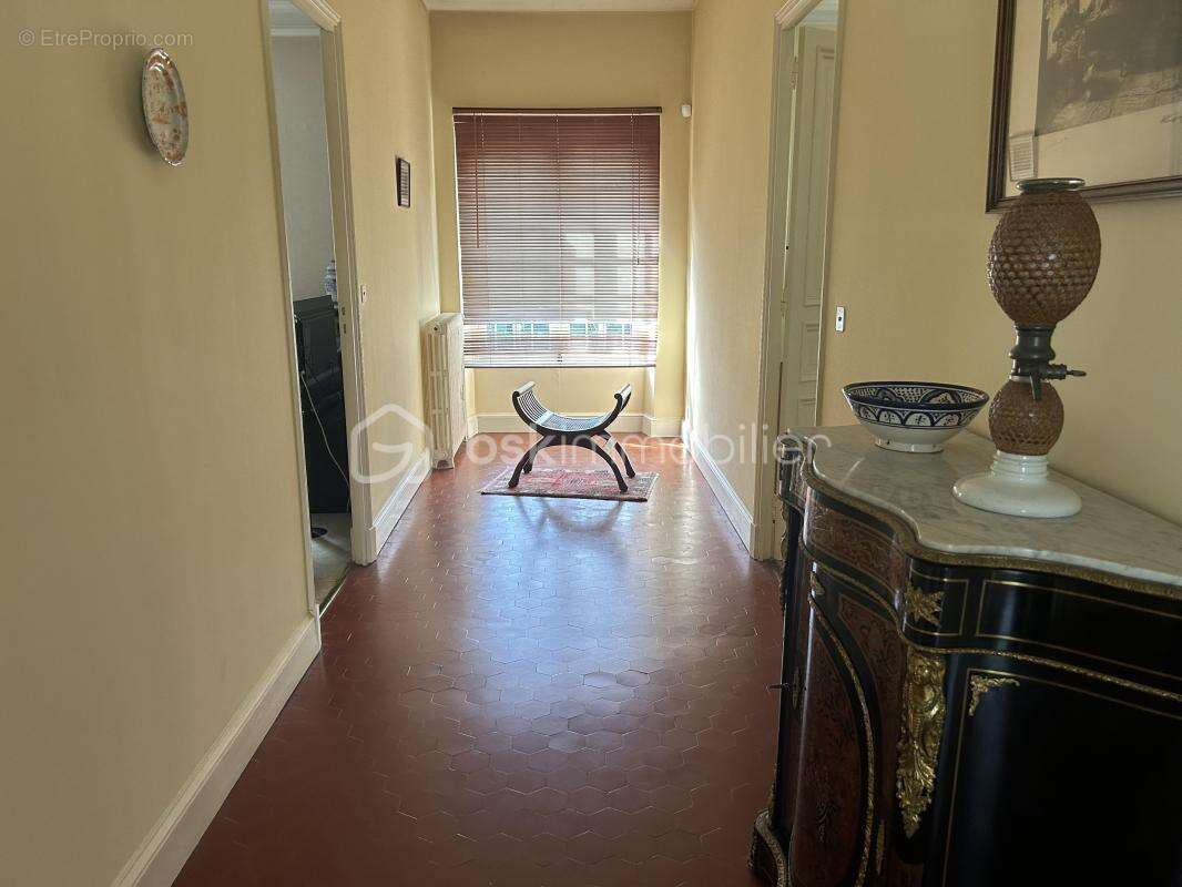 Superbe propriete - parc - dependance - piscine - double garage - photo 12
