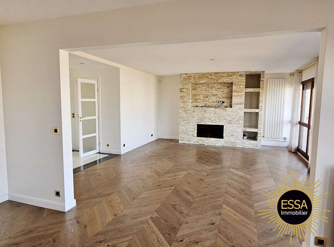 Appartement 138 m² à Noisy-Le-Roi  - photo 3