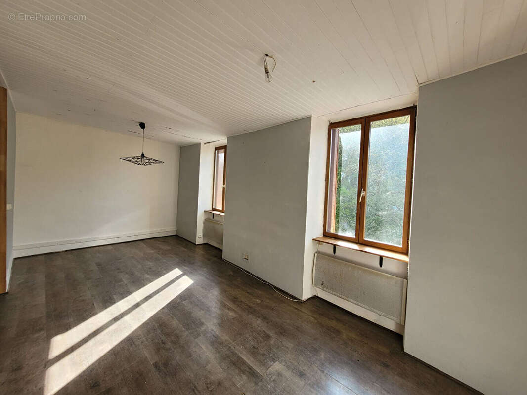 Appartement à TENAY