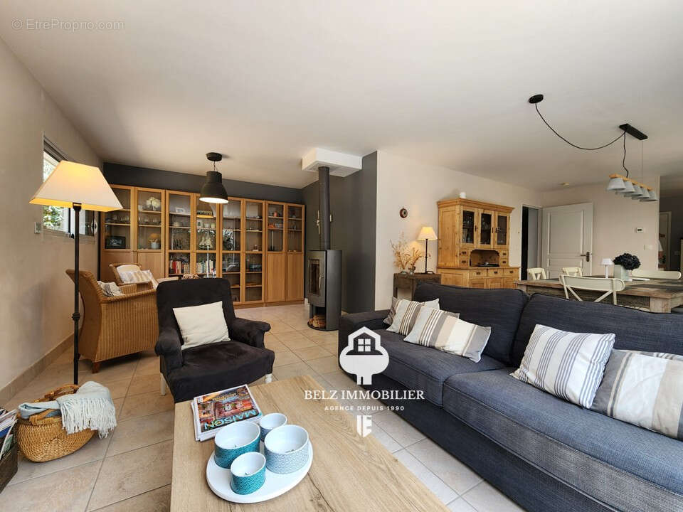 56400 Maison Ploemel contemporaine 4 chambres dont 1 en rdc garage TRES BON ETAT Jardin de 469m² - photo 2