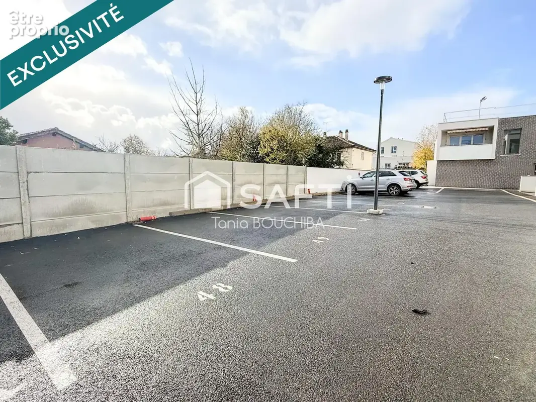 Photo 1 - Parking à VILLENAVE-D'ORNON