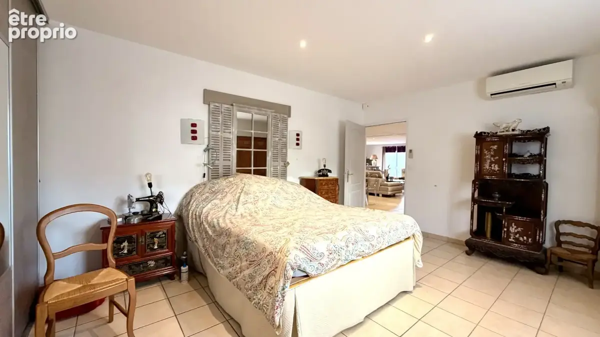 Villa indépendante de 161m2, 2 garages , avec un beau potentiel, à 5 minutes du Lac du Salagou ! - photo 14