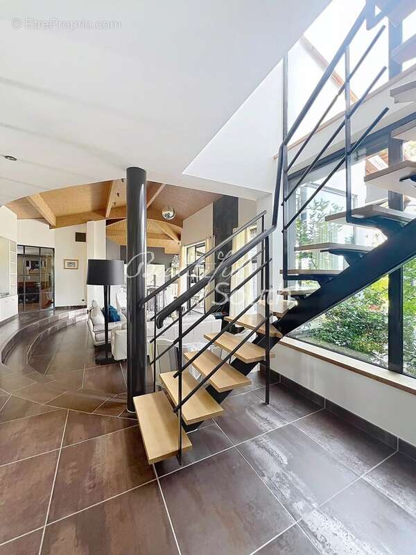 Propriété d’exception aux portes de Perpignan – 260 m² habitables sur 1 690 m² paysagés avec piscine, Pollestres - photo 9