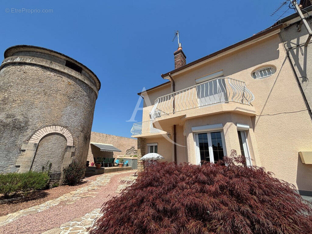 Maison à FOURCHAMBAULT