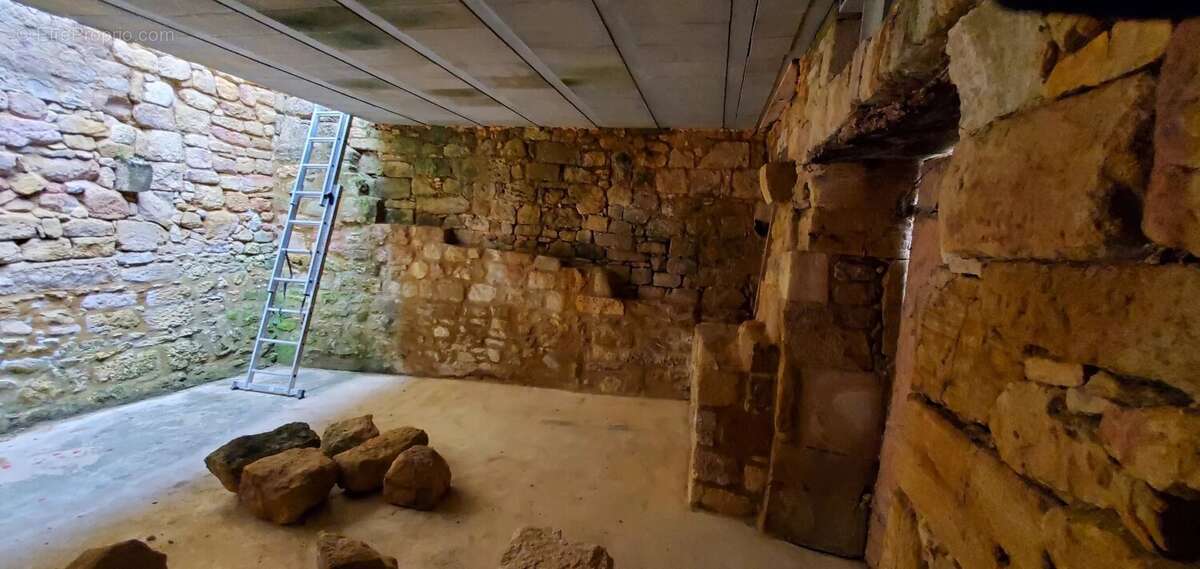 Maison à CENAC-ET-SAINT-JULIEN