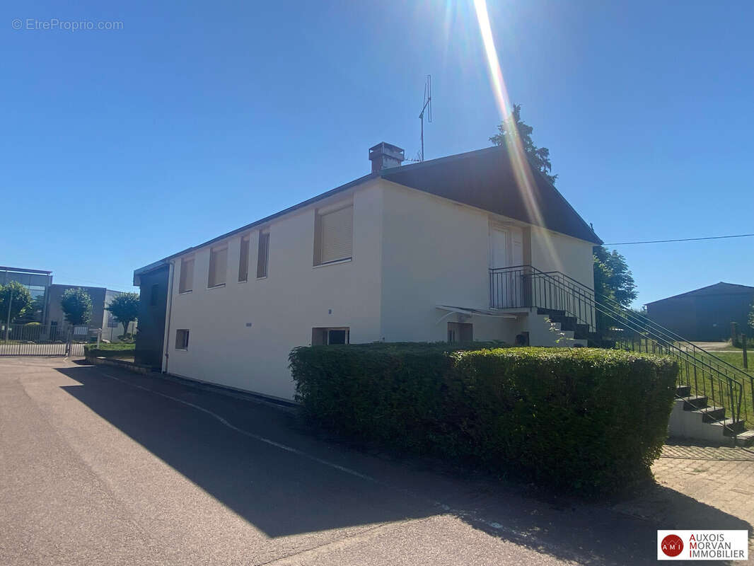 Commerce 388 m² à Semur-En-Auxois  - photo 6