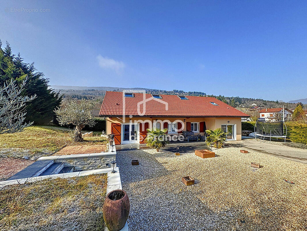 Maison à CHATILLON-EN-MICHAILLE