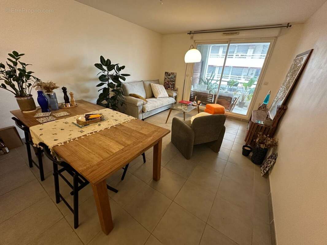 Appartement à MARSEILLE-7E