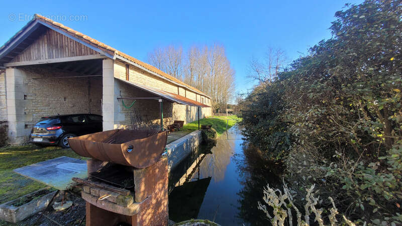 Maison à MAUZE-SUR-LE-MIGNON