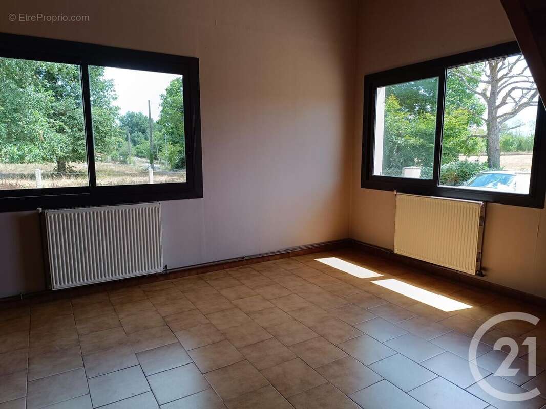 Maison 112 m² à La Barde  - photo 4
