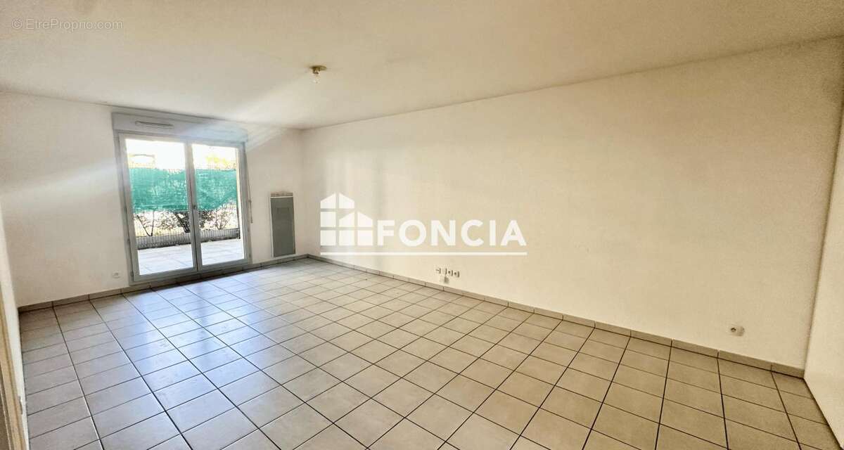 Appartement 3 pieces 71m2 avec terrasse et double parking sous sol et piscine - photo 5