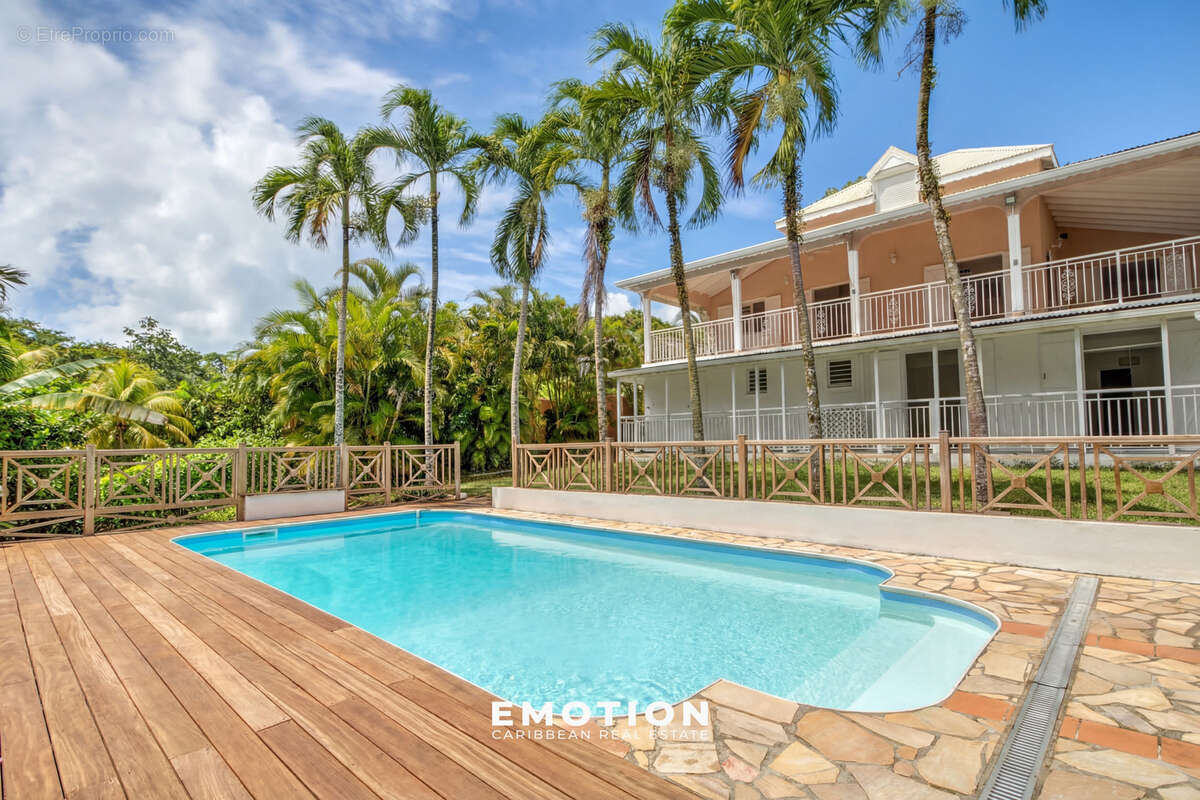 Maison à BAIE-MAHAULT