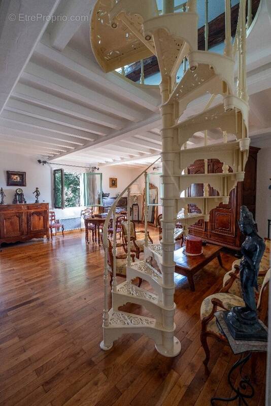 Appartement à TASSIN-LA-DEMI-LUNE