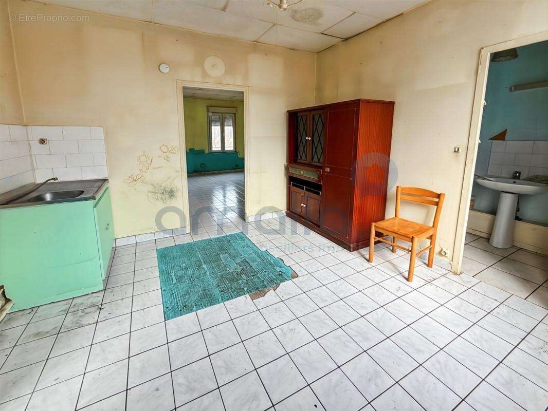 Immeuble de rapport - 5 lots + garage et grenier - cambrai - photo 4