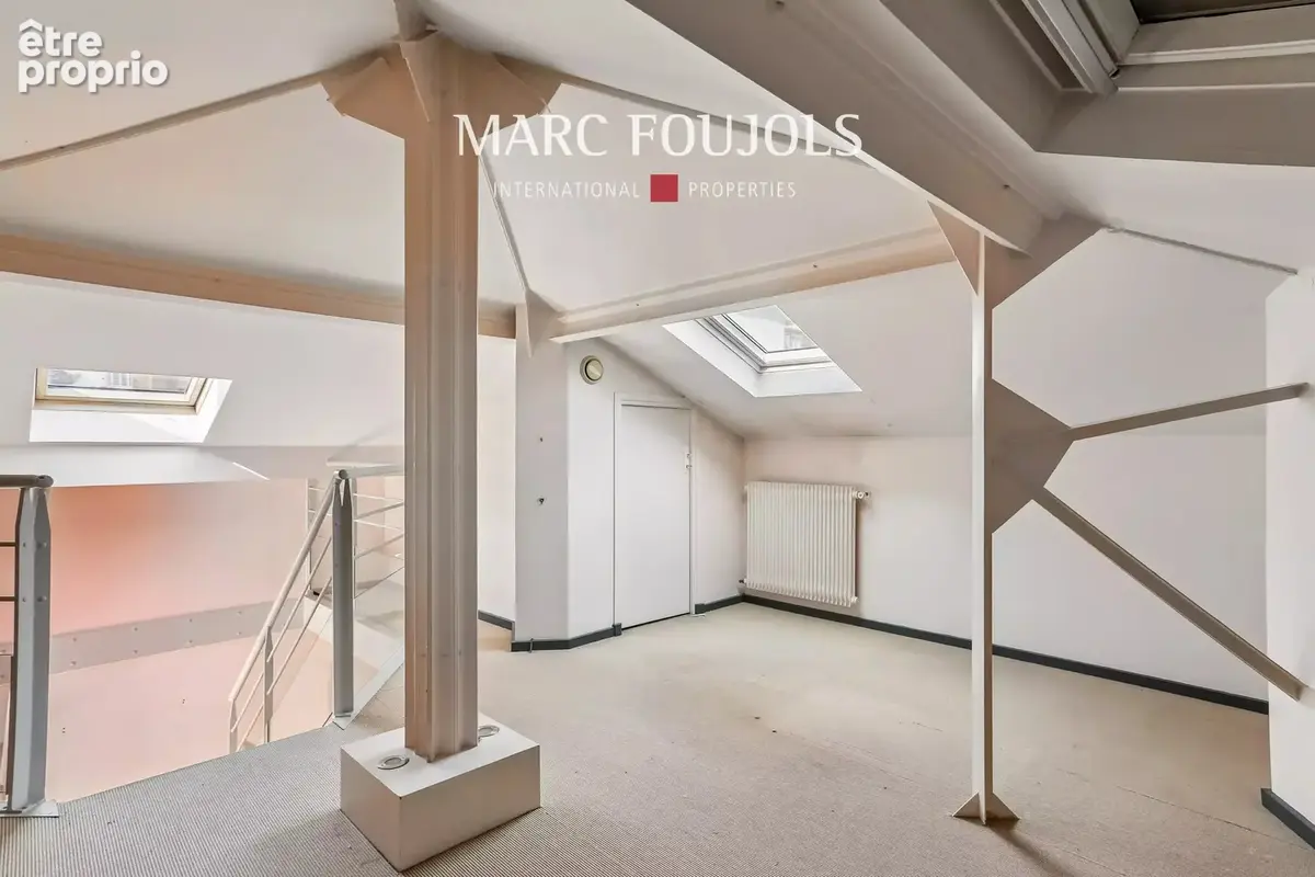 Paris XVII. Villa des Ternes. Appartement avec terrasse. - photo 15