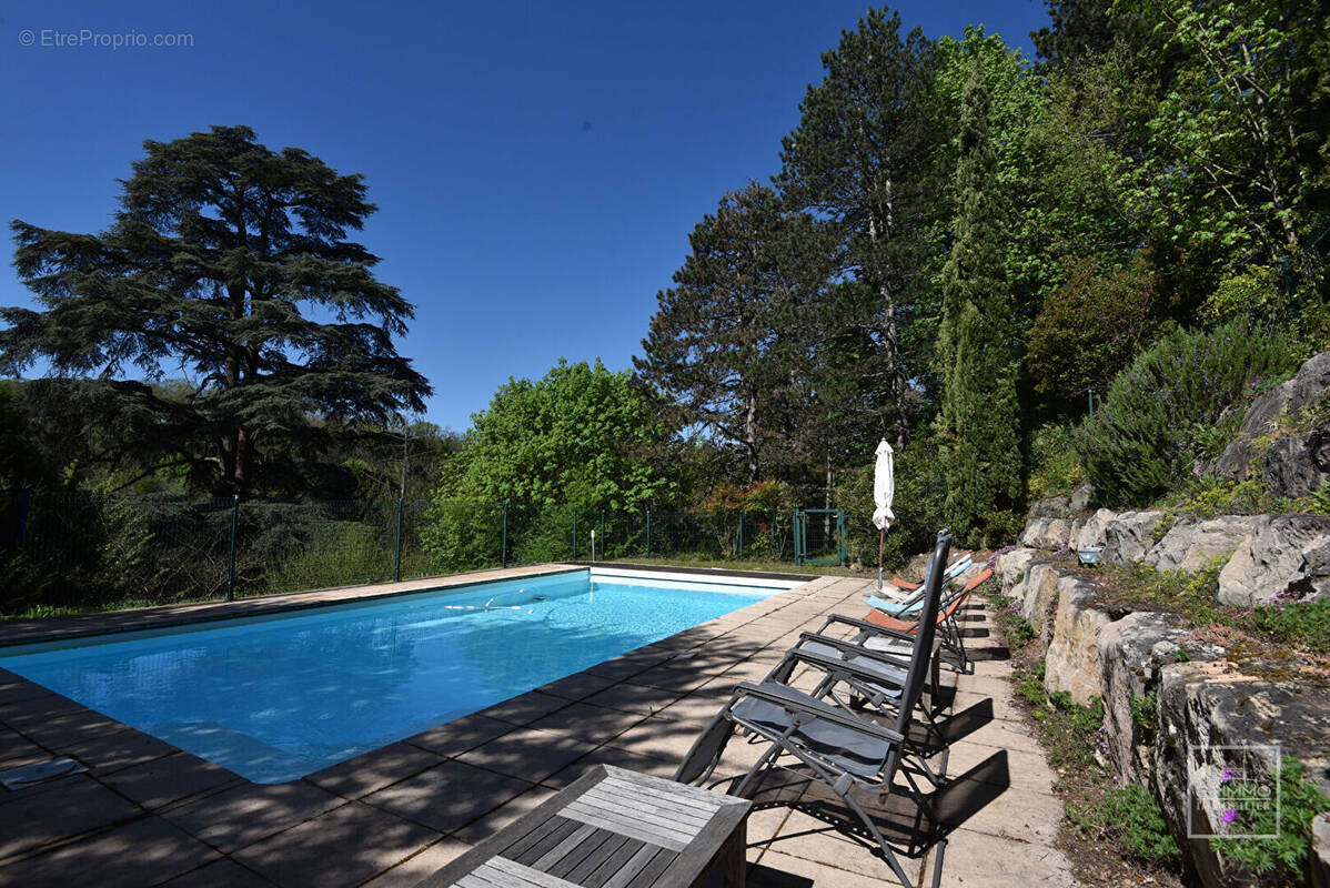 Maison à SAINT-CYR-AU-MONT-D'OR