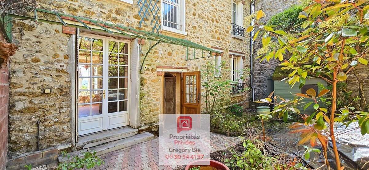 Maison à VILLENEUVE-LE-ROI