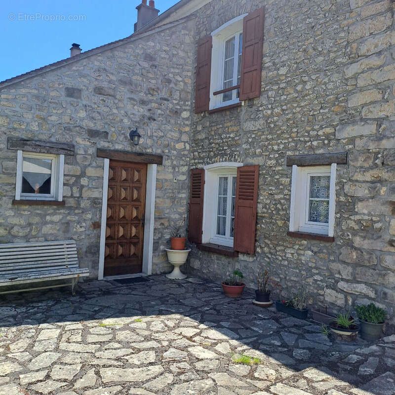 À vendre, maison 4 pièces d'environ 92 m² à BAGNEAUX SUR LOING (77167). - photo 4