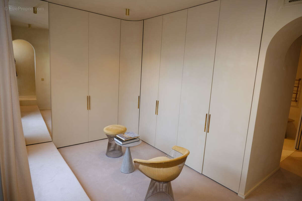 Appartement à PARIS-8E