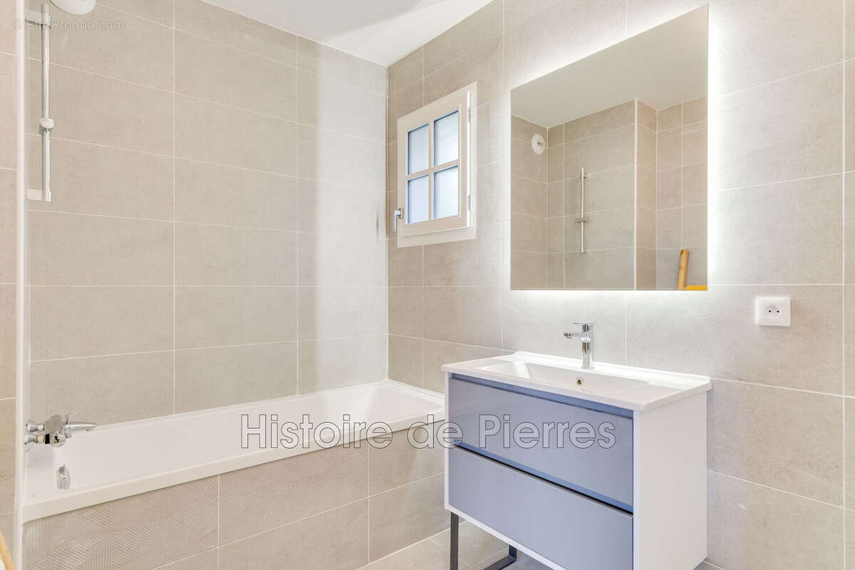 Appartement à GRIMAUD