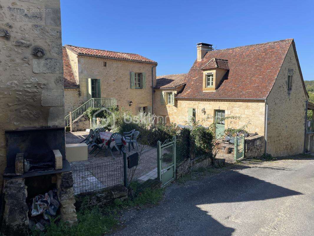 Ensemble de cinq maisons toutes louées - photo 5
