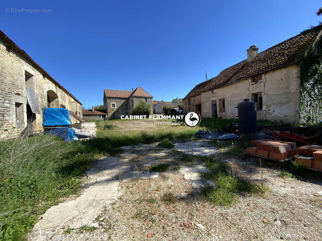 Maison à ETORMAY