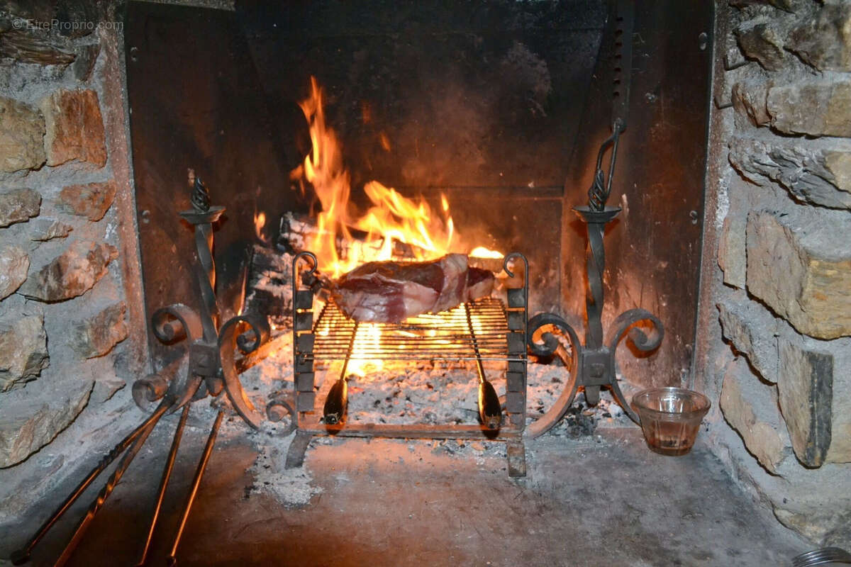 Maison à BENQUE-DESSOUS-ET-DESSUS