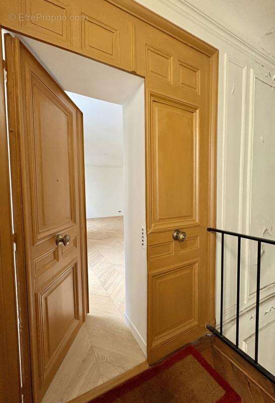 Appartement à PARIS-8E