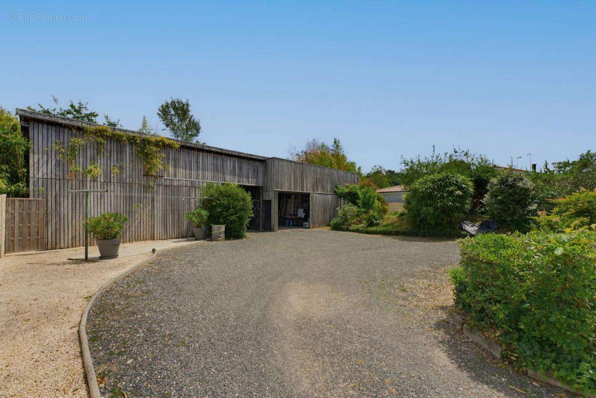 Maison familiale avec piscine à Gradignan - photo 24